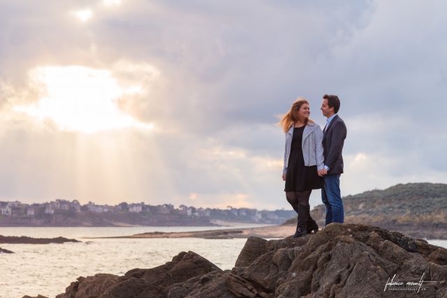 Photo en couple de Delphine & Anthony, Engagement/Fiançailles avant leur mariage (à Saint-Malo, Bretagne)