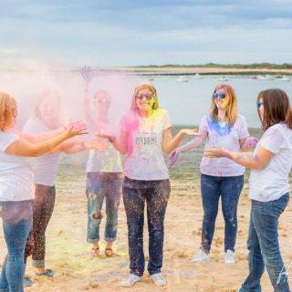 EVJF… de la poudre du type « Run Color » (utilisé lors des courses à pieds) et pour faire des photos très drôles