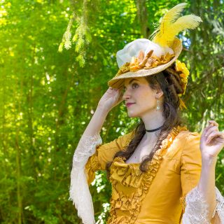 « Melly » (@mellyswardrobe) dans le parc du Château de Vaux-le-Vicomte
