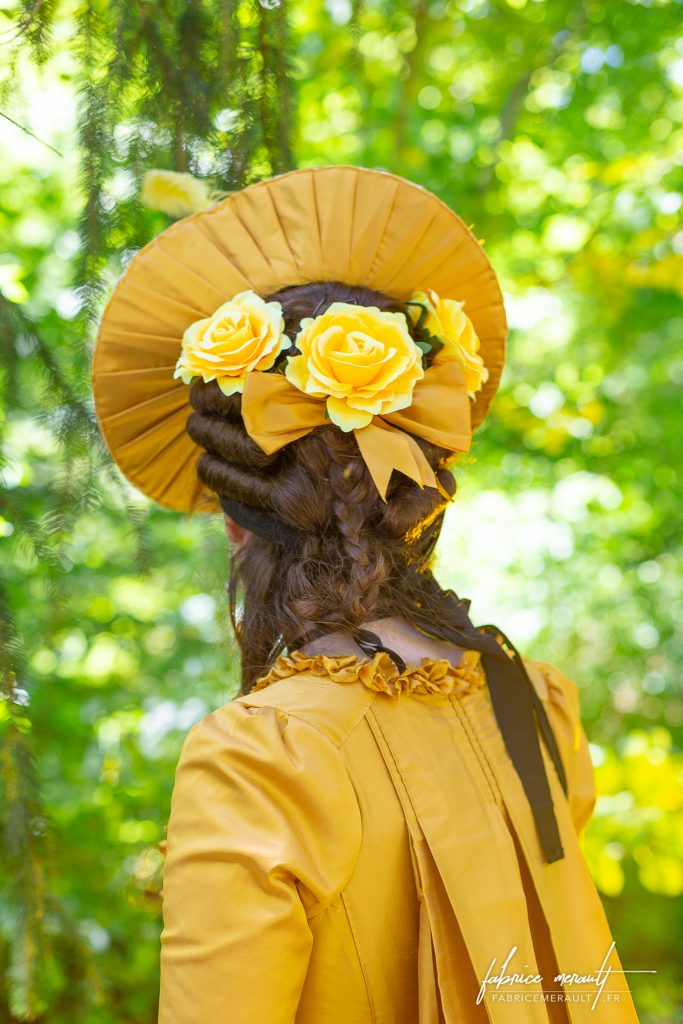 "Melly" (@mellyswardrobe) dans le parc du Château de Vaux-le-Vicomte