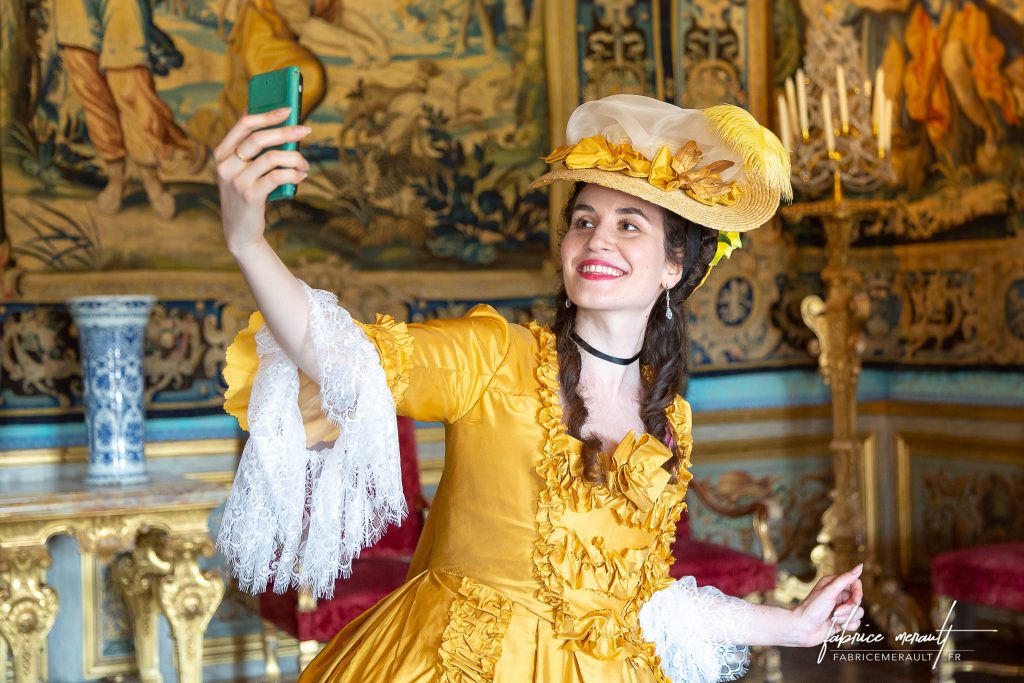 "Melly" (@mellyswardrobe) dans le Château de Vaux-le-Vicomte