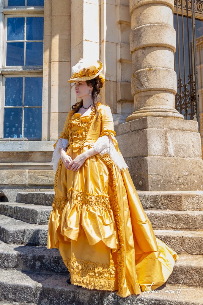 "Melly" (@mellyswardrobe) dans le Château de Vaux-le-Vicomte